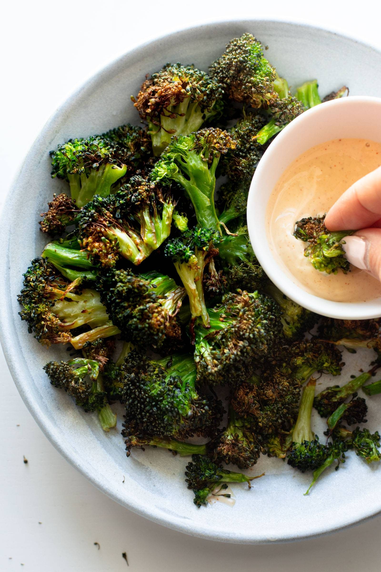 Easy Air Fryer Broccoli: Crispy Edges & Savory Umami